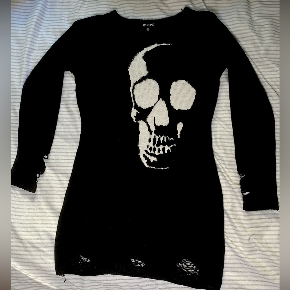 HOT TOPIC BLACK KNIT SKULL DRESS